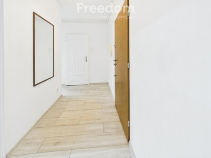 PRESTIŻOWA BAZYLIANÓWKA-2 pokoje, duży balkon