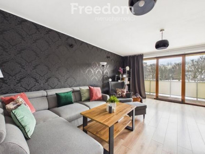 Komfortowe 60 m² z dużym balkonem.