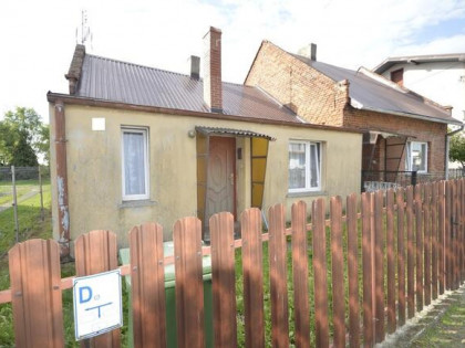 Dom do remontu 50 m2, 2 pokoje 7 km od Kępna