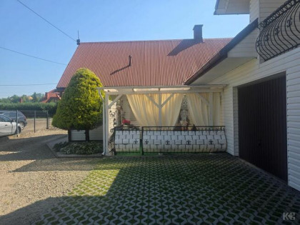 Dom Huzele gm. Lesko,