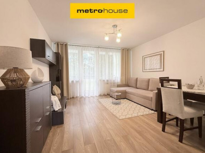 2-pokoje  48 m²  200 m od metra Imielin  balkon