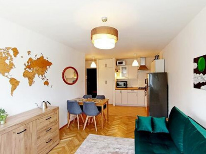 2 pokoje, balkon, metro – Pańska 57