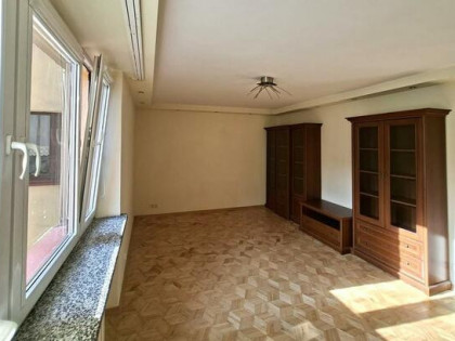 3 pokoje, parking, ochrona- Krysta 3, obok metra