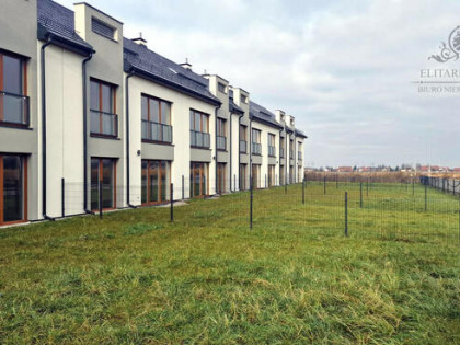 Dom szereg środkowy o pow.130,58m2 na działce 113,90m2, Kąty Wrocławskie