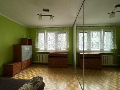 Oferuję na sprzedaż ciepłe i dwustronne, zadbane mieszkanie