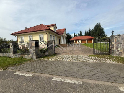 Dąbrowa:Ekskluzywna nieruchomość na końcu świata.