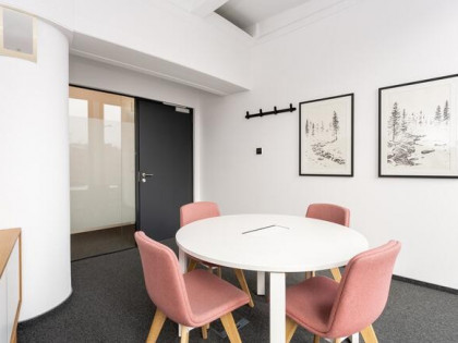 Prywatna 4-osobowa w Regus Okraglak