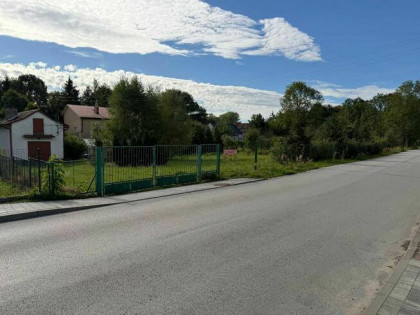 Działka 16 arów przy rynku – Sędziszów, ul. Partyzantów 1