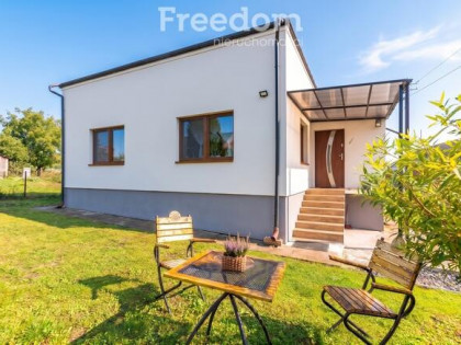 Wyremontowany dom z fotowoltaiką i dużą działką