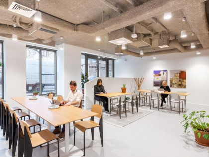 Znajdź własne biurko w Spaces Fabryka Kart
