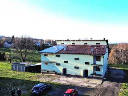 Hala magazynowo-produkcyjna 1600 m2 z działką 0,5h