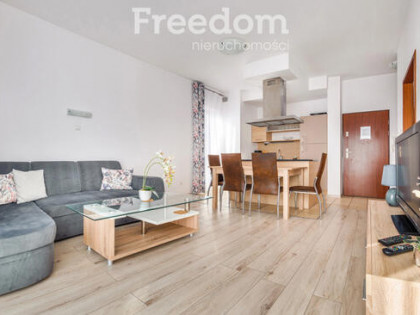2-pokojowe, 39 m², winda, garaż, ogrodzony teren