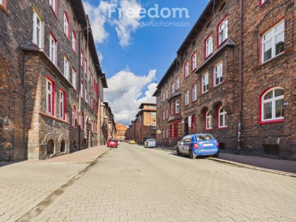 Zakochaj się w Nikiszu. 67m² ,3 pokoje w kamienicy