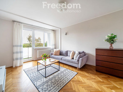 2 POK, GROCHÓW, PIWNICA, BALKON, KOMUNIKACJA