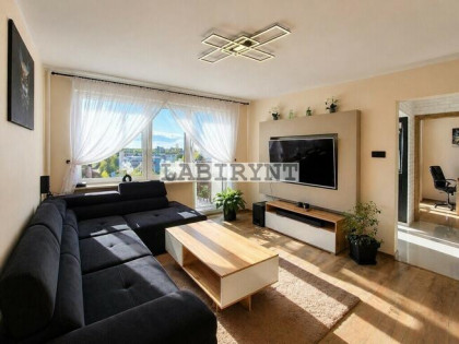 M-4 63m2, po remoncie, schowek, winda, balkon