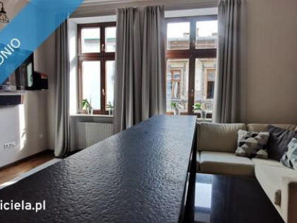 Apartament vis a vis Wawelu 80m2 3-pokoje , 2 łazienki, komfortowy