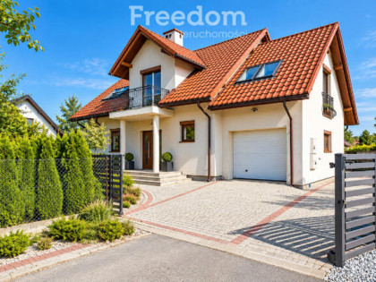 Dom 185 m², 4 pokoje, spokojna okolica