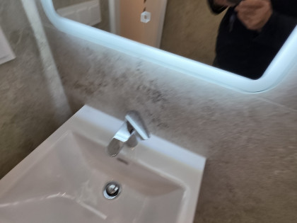 ## 1. Podmiot i Lokalizacja: „Seventpoint by Steinhard” (Krucza 78) Ogłoszenia dotyczące nieruchomości o powierzchni 65 m² przy ul. Kruczej 78 we Wrocławiu (róg ul. Wróbla, rejon Krzyki/Gajowice