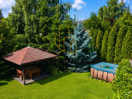 Bielany Wr. dom wolnostojący, 8 pokoi, garaż