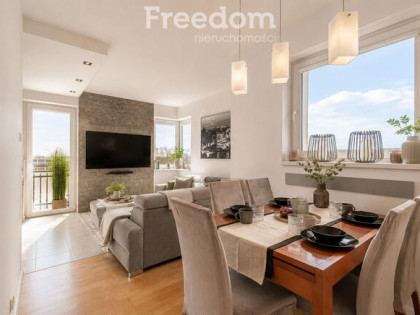 5 pokoi dwupoziomowe komórka balkon