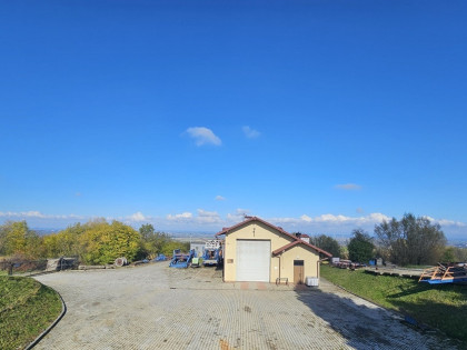 Kompleks budynków i działek - Husów 375A