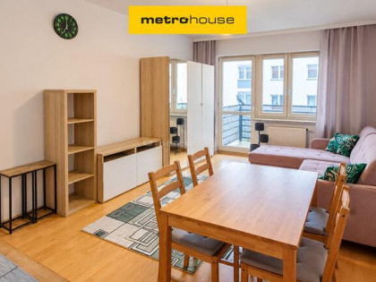 Kawalerka 26 m², balkon, garaż, kuchnia z oknem