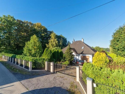 Elegancki dom z dużą działką 2648 m² Pisarzowice