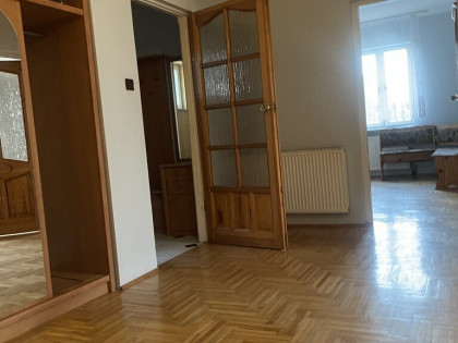 Przestronny dom 300 m², 9 pokoi, działka 800 m²