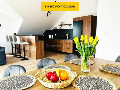DOM Z 7 APARTAMENTAMI BARDZO  BLISKO MARZA