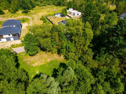 DZIAŁKA 909 m² Z PRAWOMOCNYM POZWOLENIEM NA BUDOWĘ