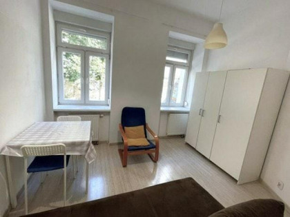 Oddzielne 2 pokoje przy st. metra- Strzelecka 44