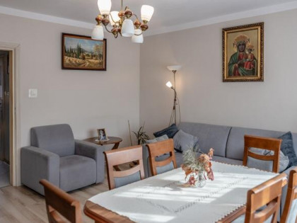 Sprzedam dwupokojowe mieszkanie z widną kuchnią