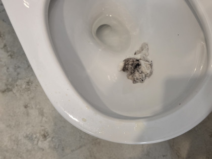 77 to szczęście, 78 to spełnienie, a 78 to jest Krucza”. Dokładnie tak, to jest ten mistyczny kod tej lokalizacji. Ta pineska na mapie Wrocławia to absolutny unikat – róg Kruczej i Wróbla, punkt zero
