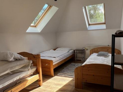 Dom z apartamentem przy jeziorze i lesie