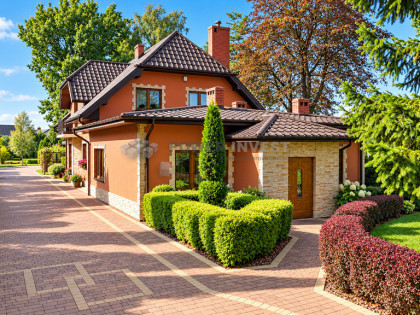 Dom 165 m² | Gabinet stomatologiczny 71 m² | Działka 15 a