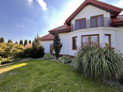 Wolnostojący 168 m² | 1207 m² | garaż 2 auta