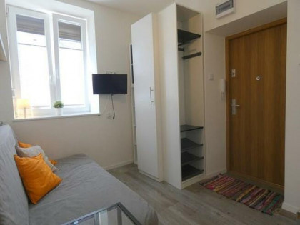 Niecała 3, Centrum, jasna kawalerka pet friendly
