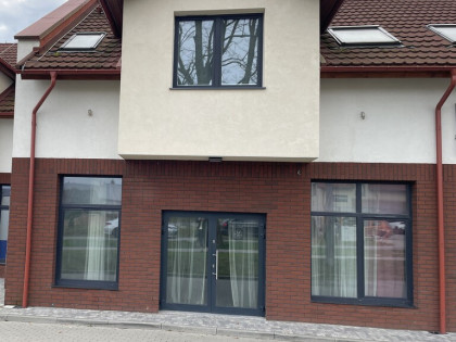 Pepowo - lokal położony w centrum parku handlowego.
