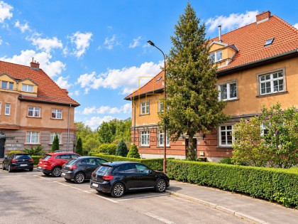 30 m² | po generalnym remoncie | ogródek | 1. piętro | niski czynsz