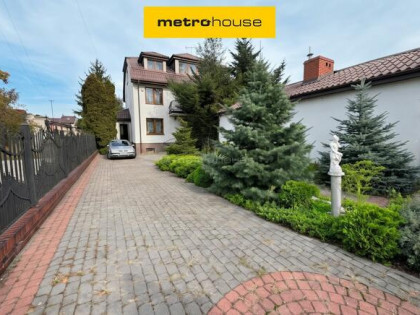 Dom 353m² w centrum Łomianek + lokal 90m²