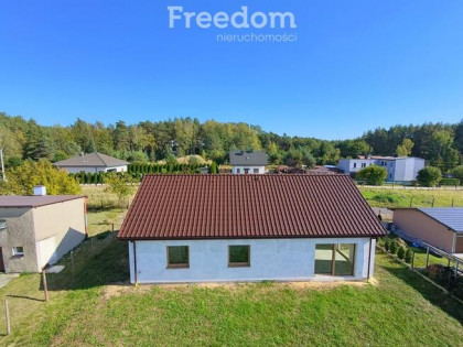 Dom wolnostojący 101 m², stan deweloperski, dział