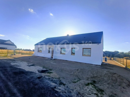 Twój nowy dom blisko natury! Nowoczesny dom parterowy z dużą działką