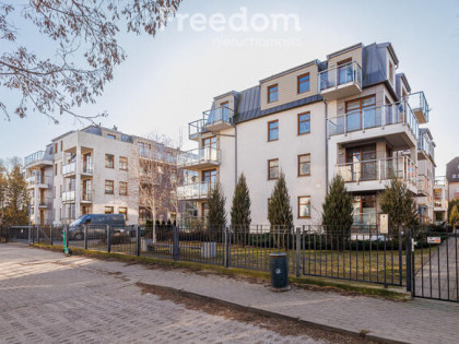 3 pokojowe mieszkanie z tarasem, miejscem postojowym, 400 m od plaży