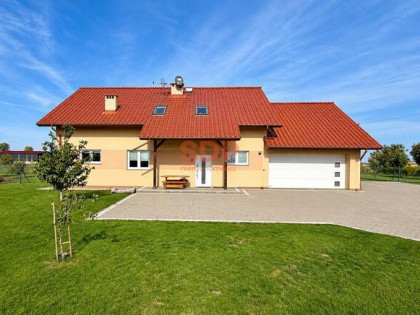 Dom  gm. Domaniów, Kamienna