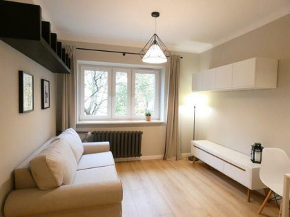 Nowolipki 17, Śródmieście, 2 pokoje w centrum