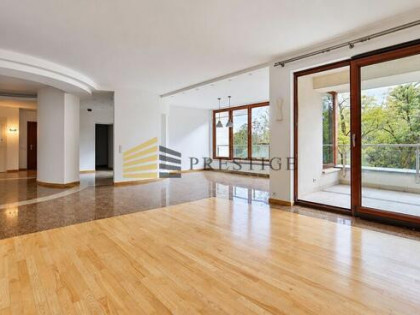 Przestronny apartament 250m2- 4 sypialnie, klimatyzacja