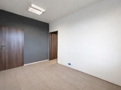 Lokal biurowy na piętrze 2 pokoje