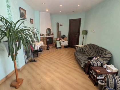 Wyjątkowe, 5-pokojowe mieszkanie w przedwojennej kamienicy, balkon.