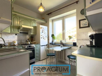 55 m2, 3 pokoje, 1 piętro, balkon 12 m2, cegła!