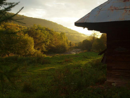 Łemkowska chyża z duszą nad potokiem – 25 arów Beskid Niski